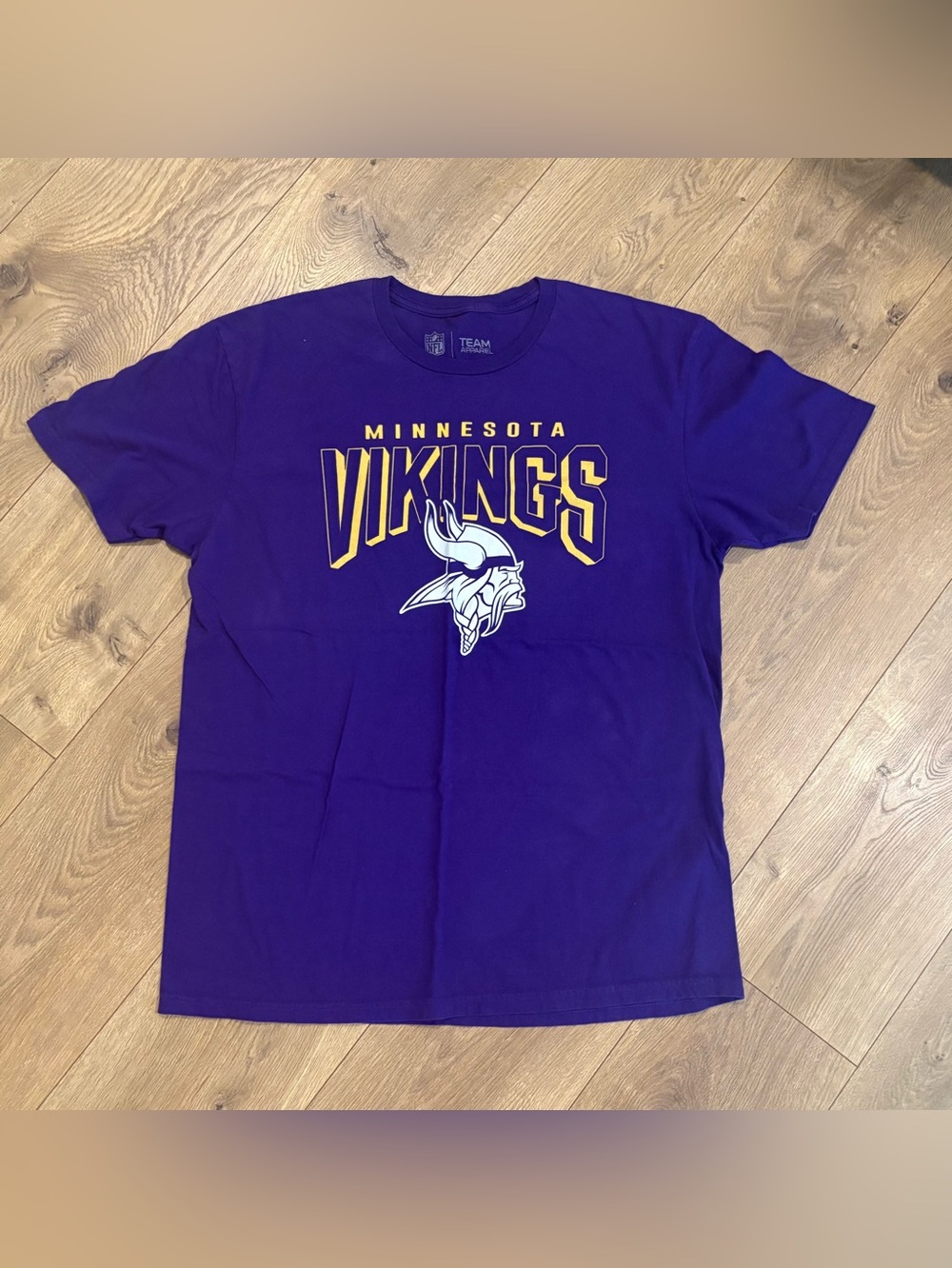 NFL Team Apparel Minnesota Vikings NFL Purple Shirt T-Shirt Size L
